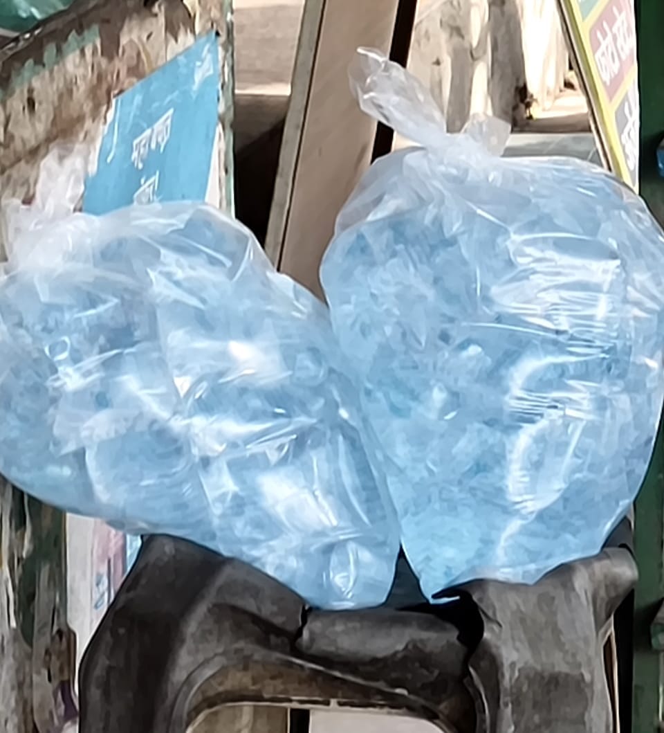 फोटो -बिना मानक की पानी की थैली