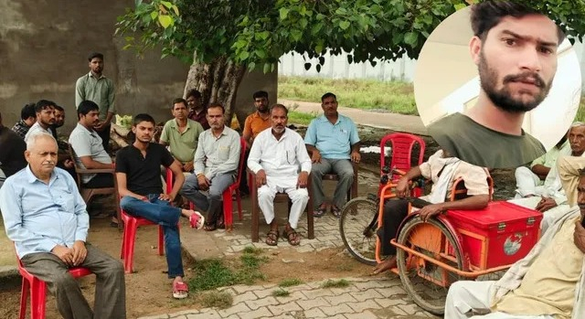 फोटो परिचय-मृतक के परिजन विलाप करते व इंसेट में मृतक का फाइल फोटो।