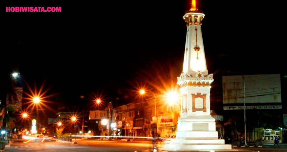Tugu Jogja di Malam Hari Tugu Jogja di Malam Hari