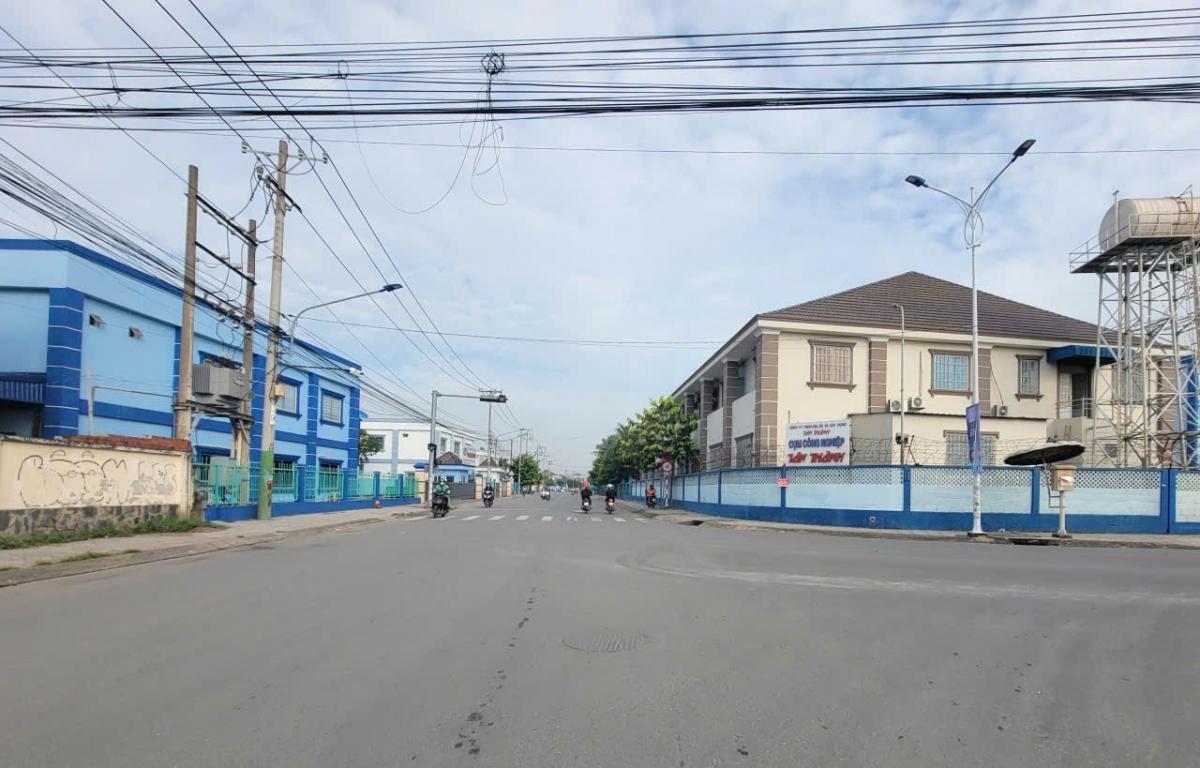 Hạ tầng kỹ thuật tại một cụm công nghiệp trên địa bàn là TP. Hồ Chí Minh. Ảnh: Quang Phương