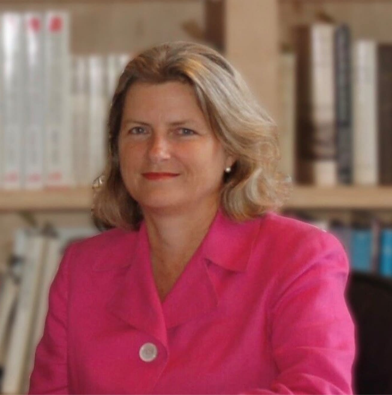 Portrait of the De la Guardia Victoria Architects & Urbanists team principal, photographed in professional attire against a neutral background