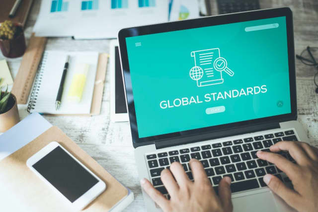 Recursos de confianza y cumplimiento Crane Worldwide Logistics