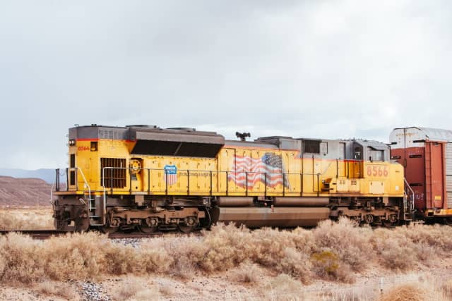 Union Pacific Railroad Temporarily Stopping Eastbound Container Service to Chicago — Crane Worldwide Logistics