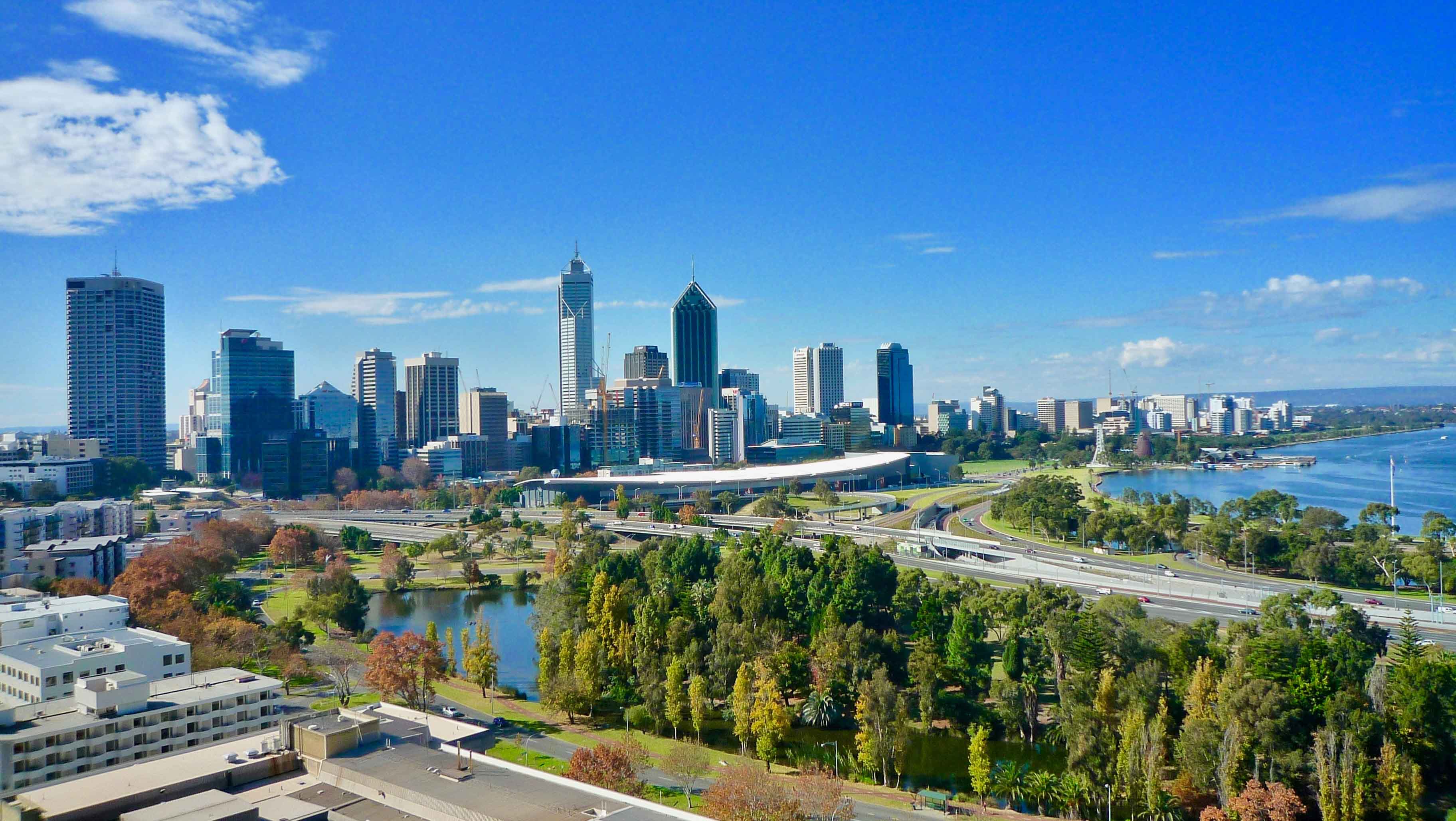 Perth, Australia, skyline e snodo logistico