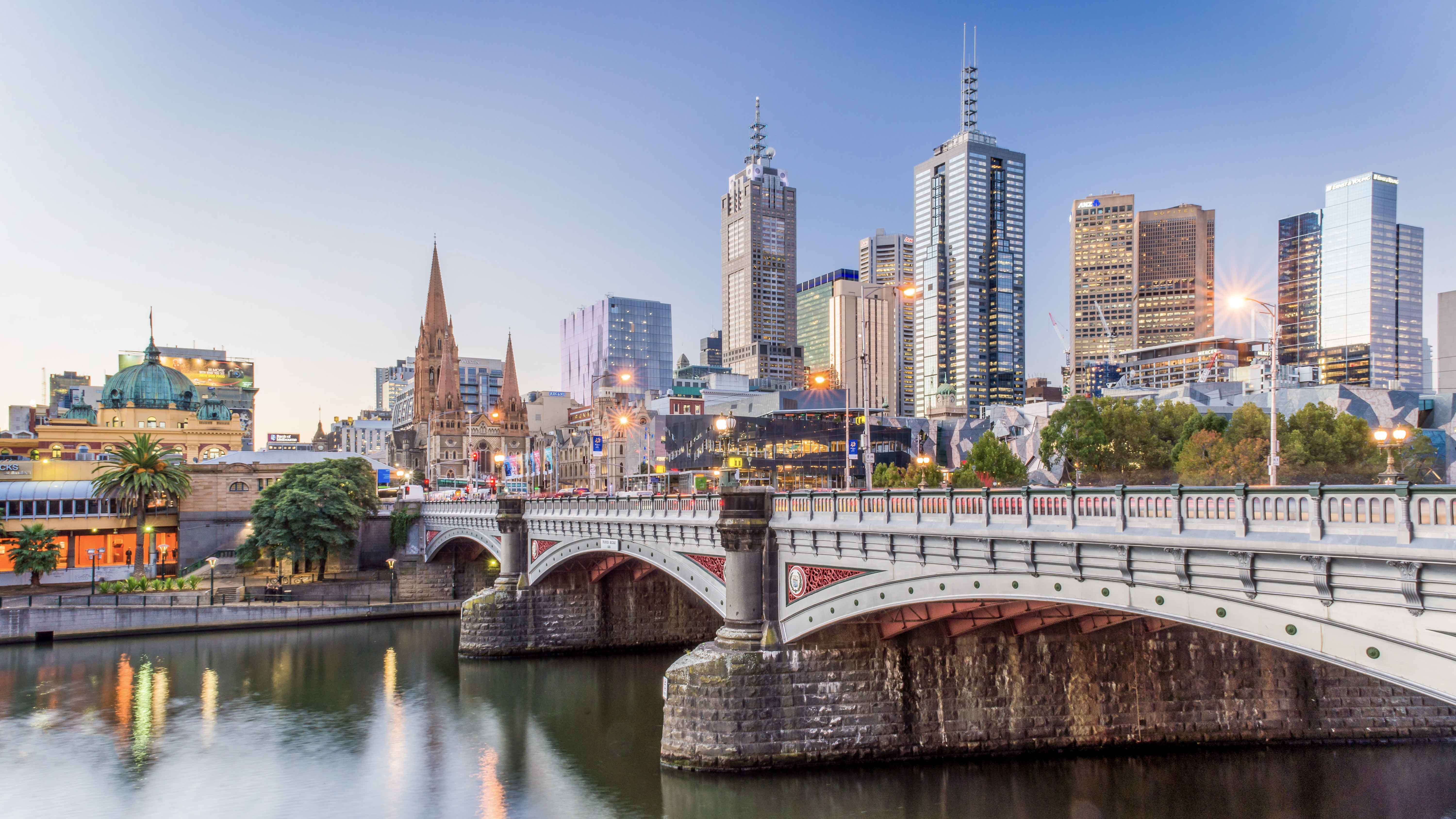El horizonte de Melbourne, Australia, y su puerta de entrada a la logística.