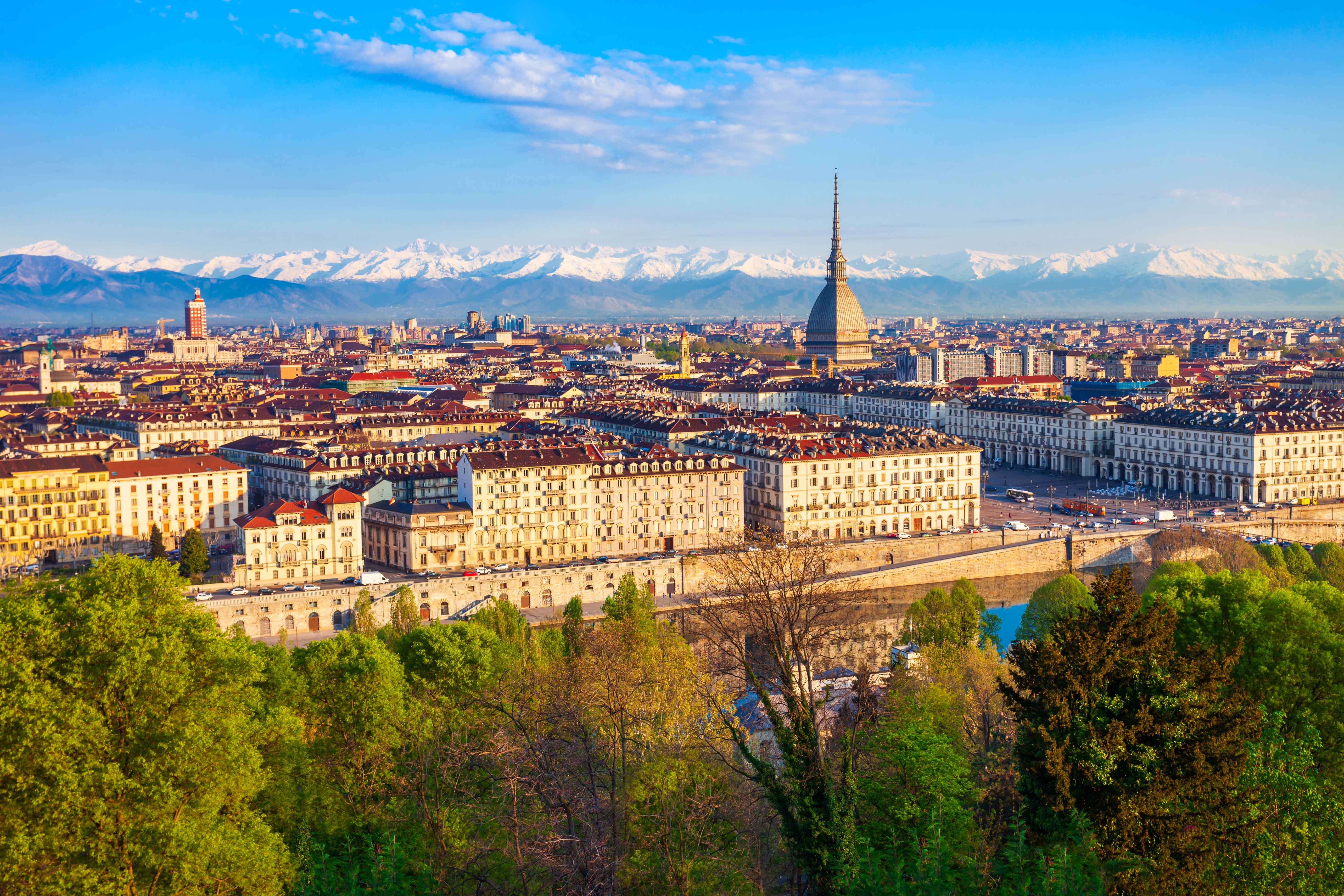 Turin, Italien: Skyline und Logistikdrehscheibe