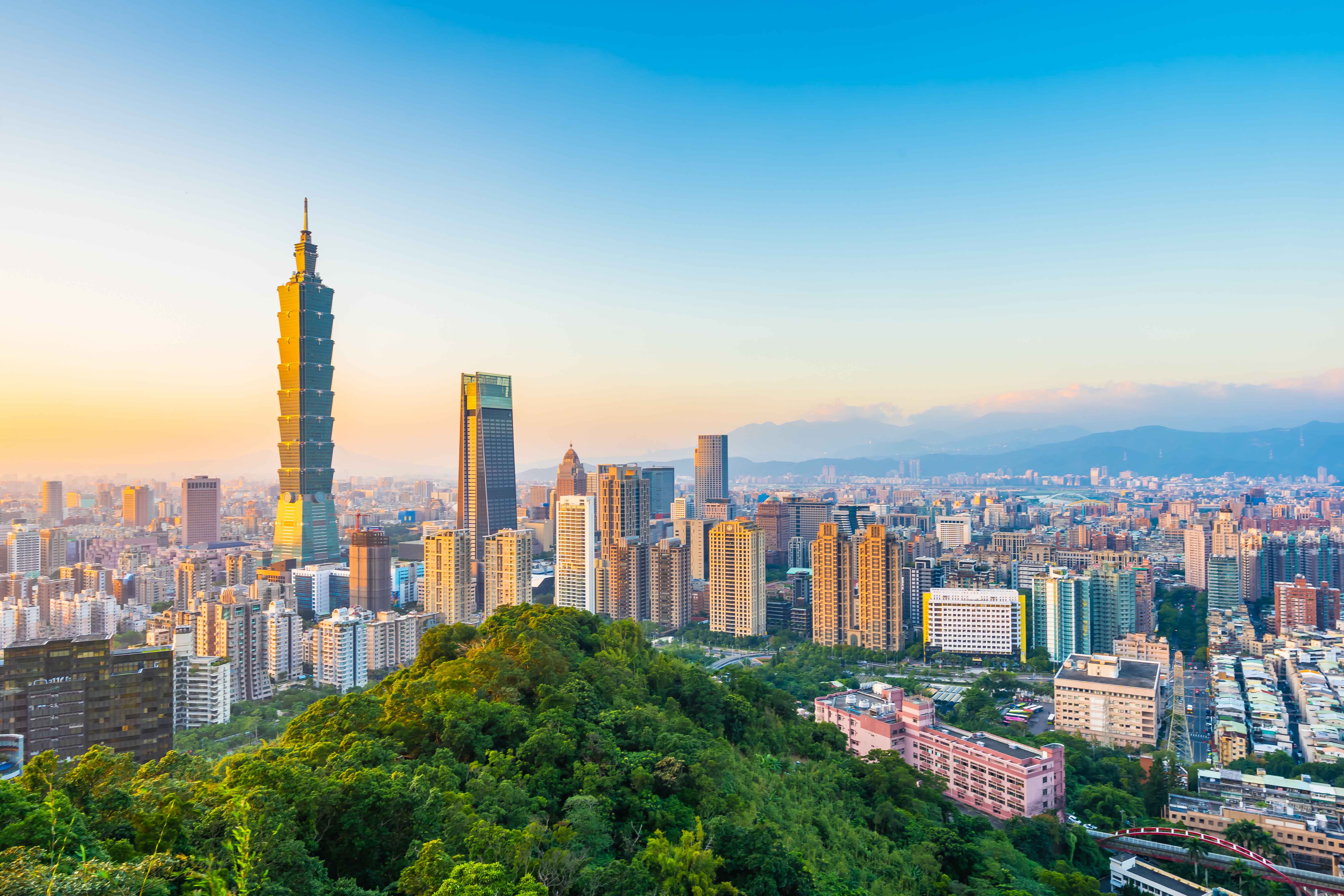 Skyline von Taipeh, Taiwan und Logistikdrehscheibe