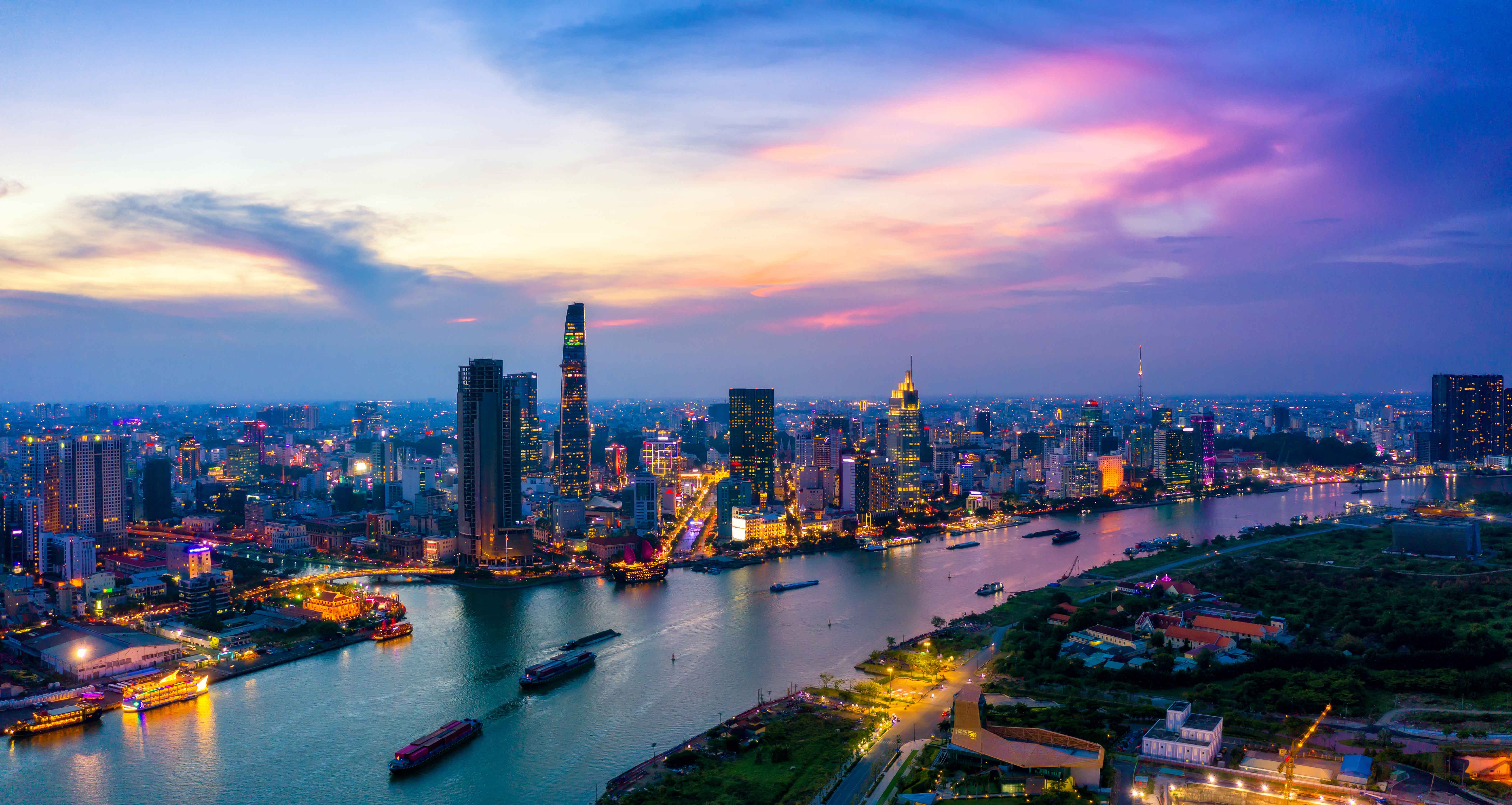 Skyline von Ho-Chi-Minh-Stadt, Vietnam – Logistikdrehscheibe