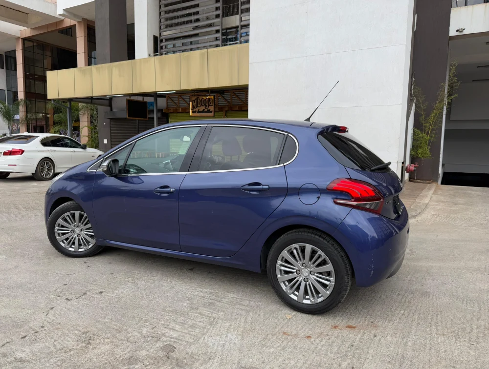 PEUGEOT 208 ALLURE - PRG Motors Ltd