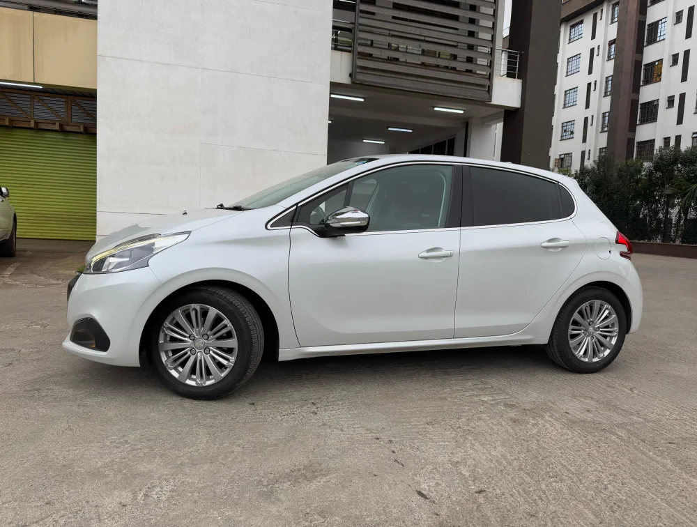PEUGEOT 208 ALLURE - PRG Motors Ltd