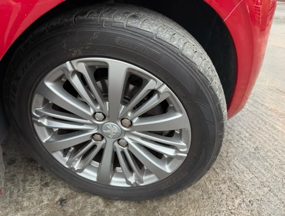 PEUGEOT 208 ALLURE - PRG Motors Ltd