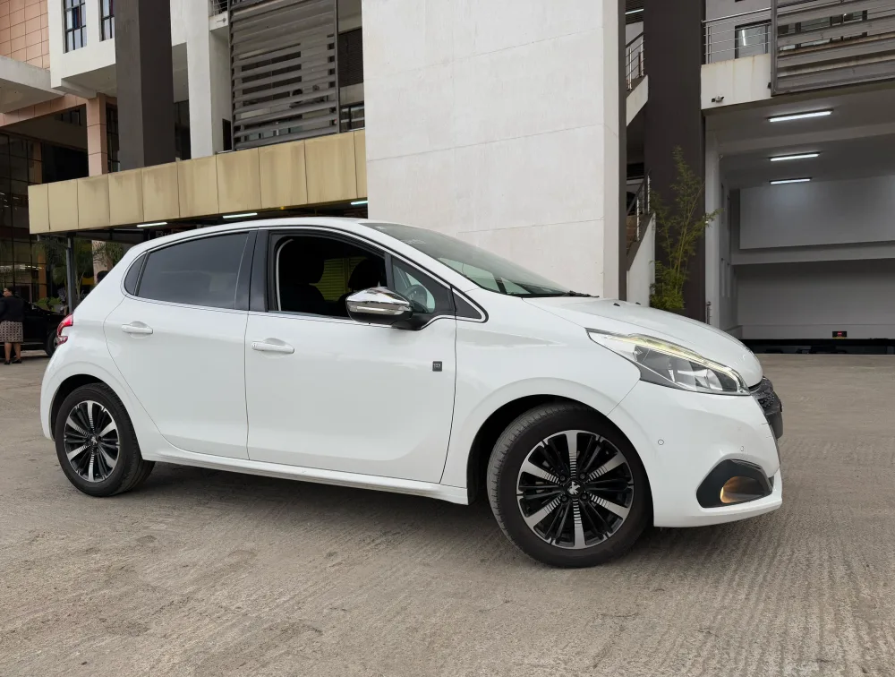 PEUGEOT 208 ALLURE TECH EDITION - PRG Motors Ltd
