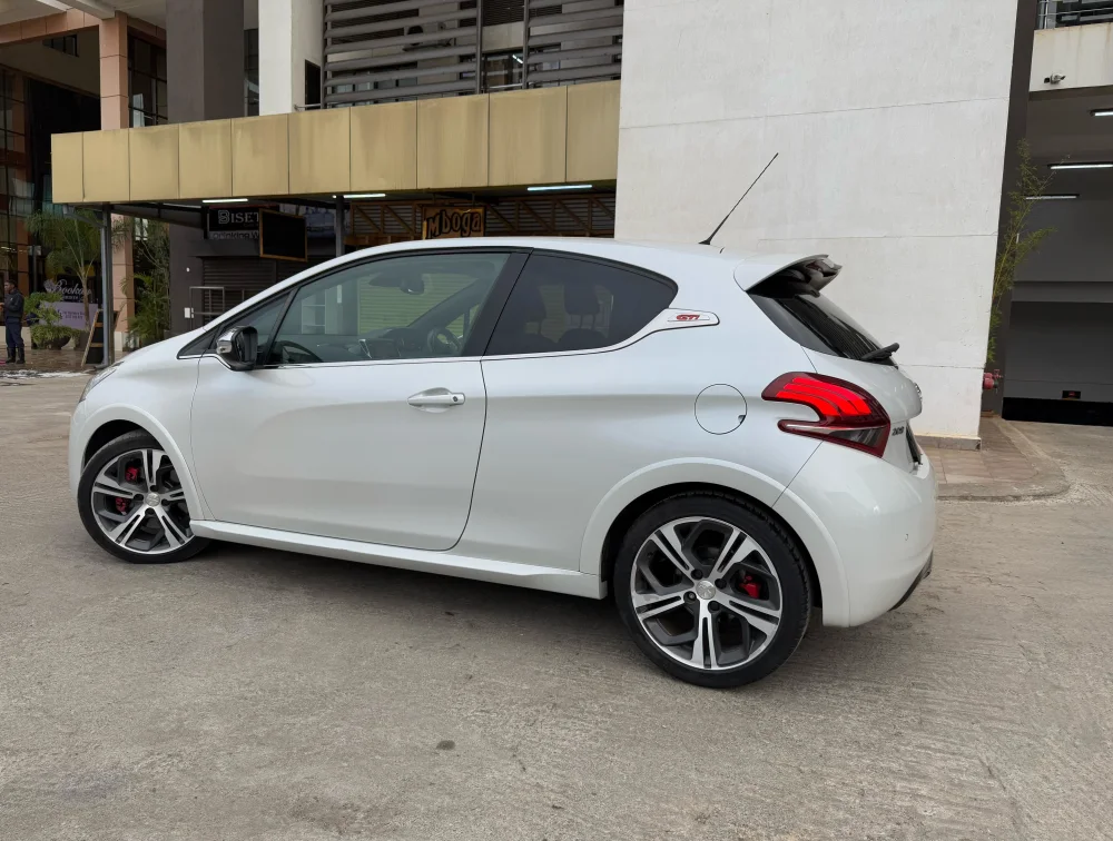 PEUGEOT 208 GTI - PRG Motors Ltd