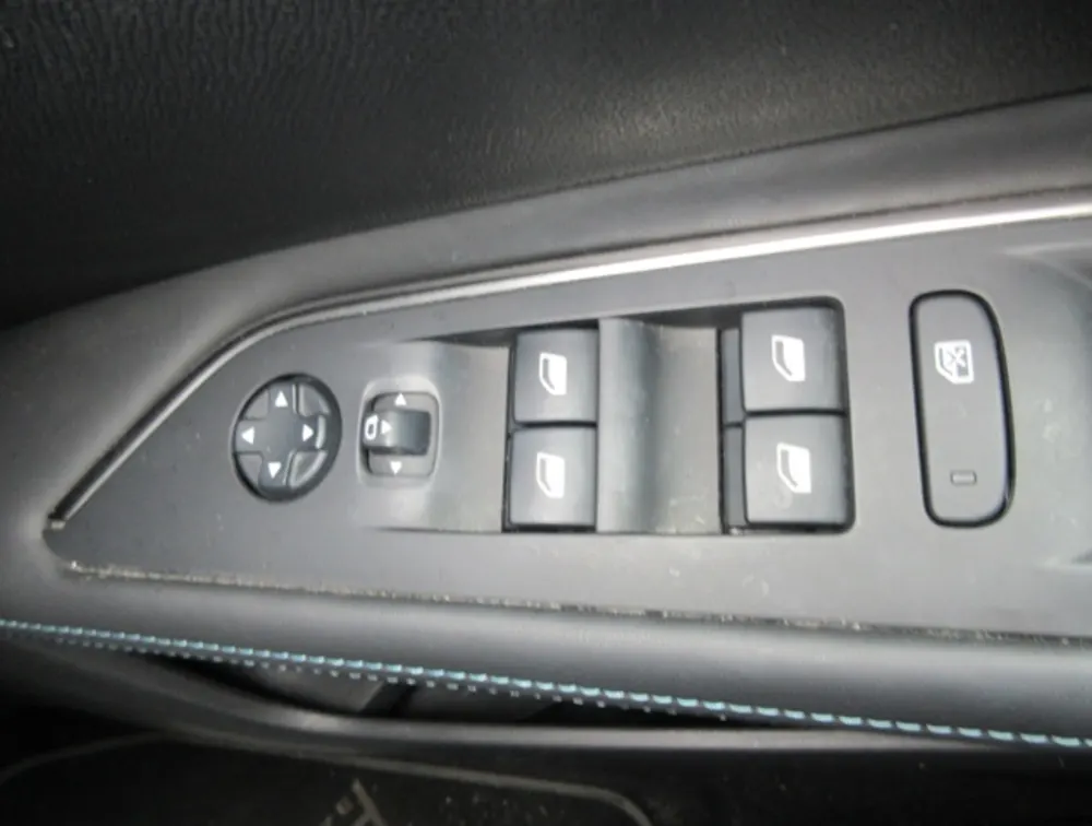PEUGEOT 3008 CROSSCITY - PRG Motors Ltd