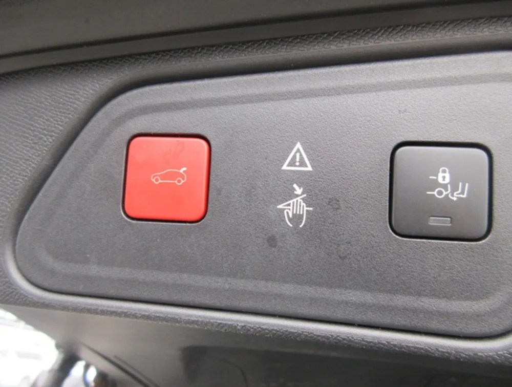 PEUGEOT 3008 CROSSCITY - PRG Motors Ltd