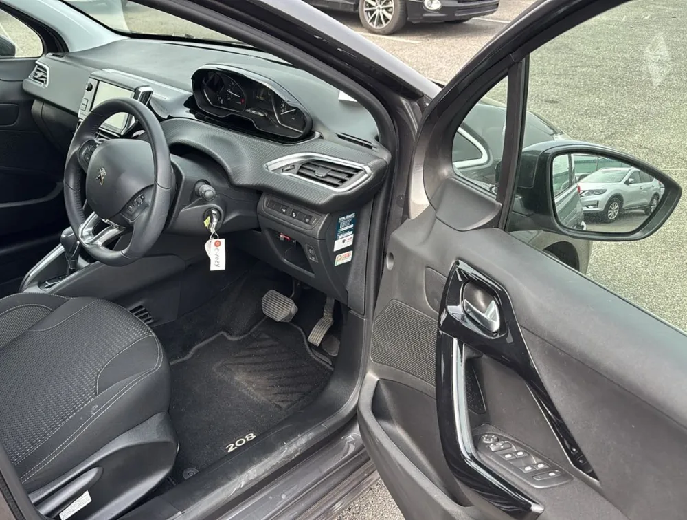PEUGEOT 208 TECH EDITION MOONROOF - PRG Motors Ltd