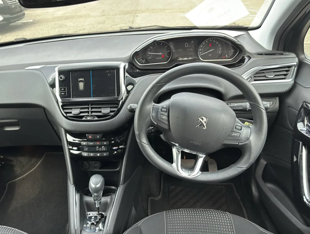 PEUGEOT 208 TECH EDITION MOONROOF - PRG Motors Ltd