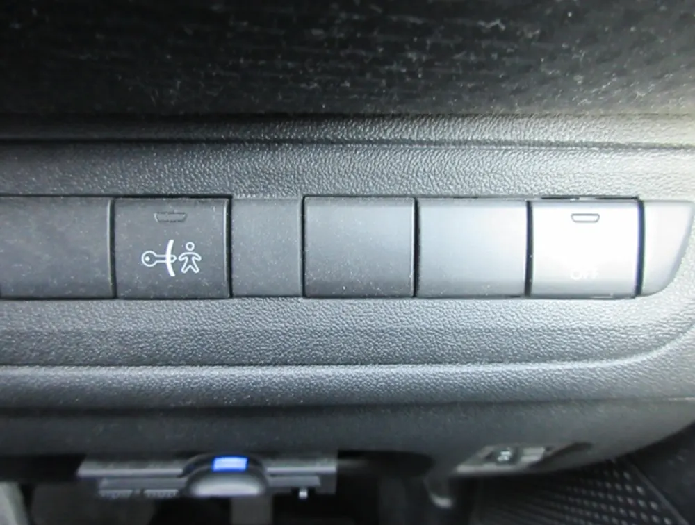 PEUGEOT 208 ALLURE - PRG Motors Ltd