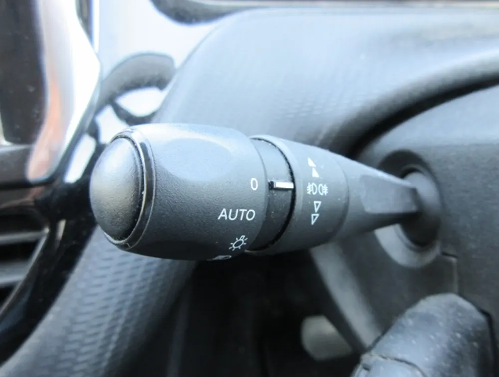 PEUGEOT 208 ALLURE - PRG Motors Ltd