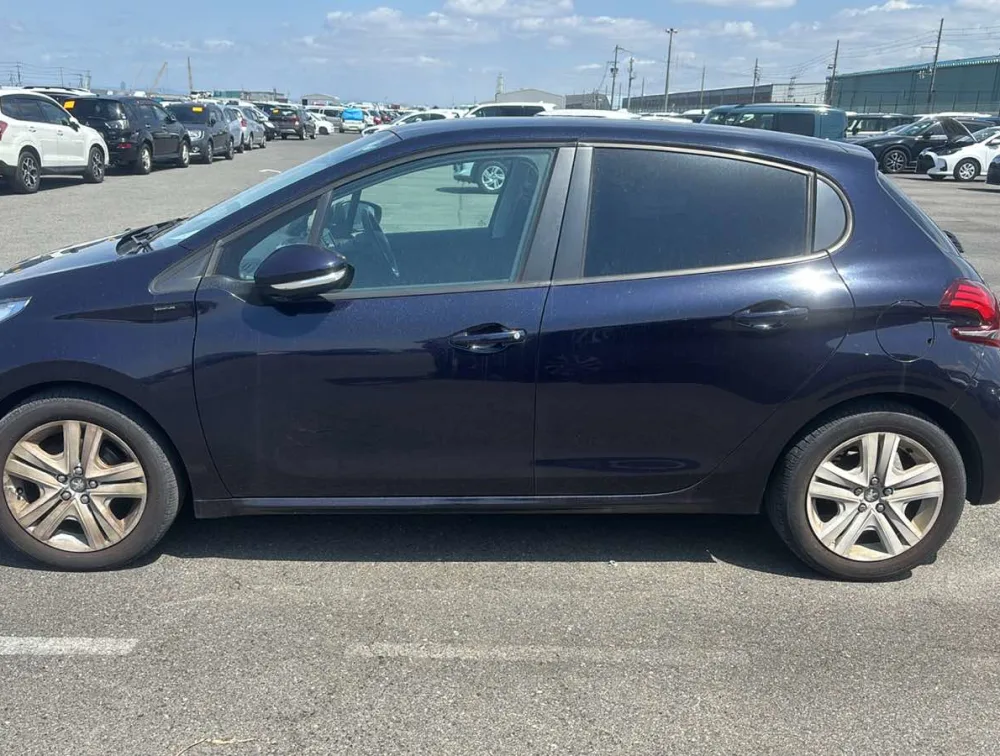 PEUGEOT 208 ALLURE - PRG Motors Ltd