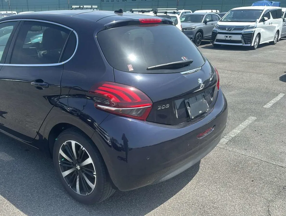 PEUGEOT 208 TECH EDITION MOONROOF - PRG Motors Ltd