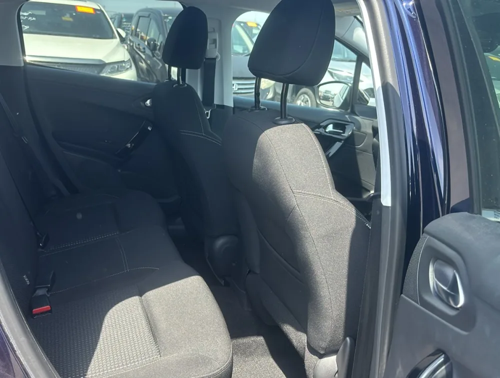 PEUGEOT 208 TECH EDITION MOONROOF - PRG Motors Ltd