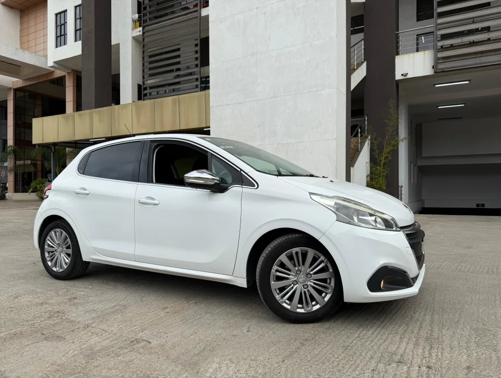 PEUGEOT 208 ALLURE - PRG Motors Ltd