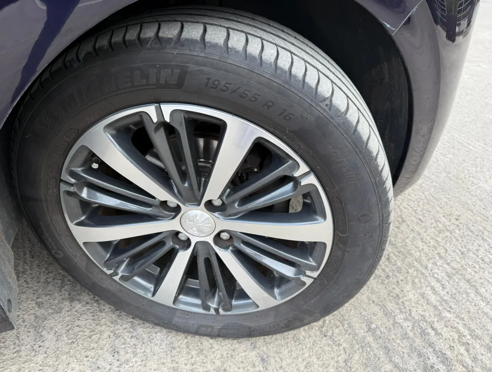 PEUGEOT 208 ALLURE - PRG Motors Ltd