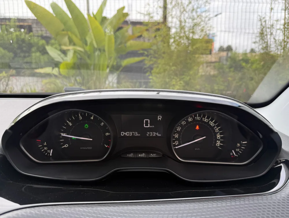 PEUGEOT 208 ALLURE - PRG Motors Ltd