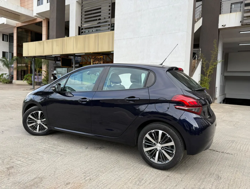 PEUGEOT 208 ALLURE - PRG Motors Ltd