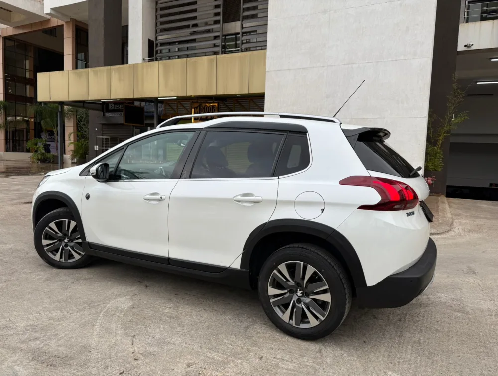 PEUGEOT 2008 CROSSCITY MOONROOF - PRG Motors Ltd