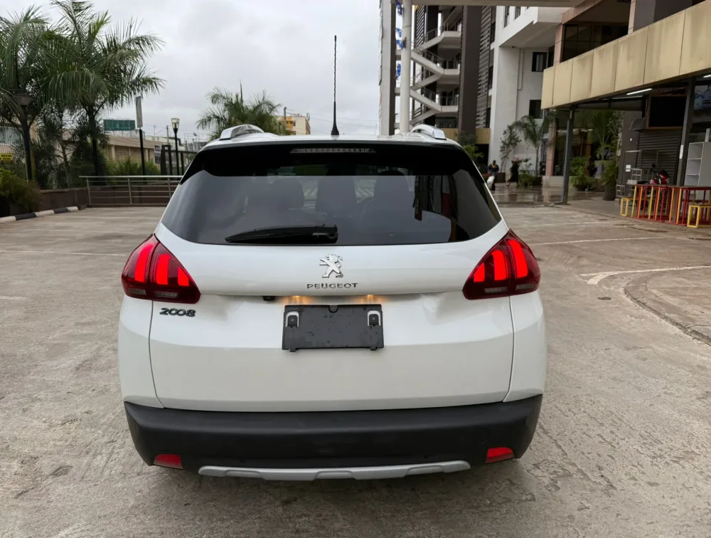 PEUGEOT 2008 CROSSCITY MOONROOF - PRG Motors Ltd