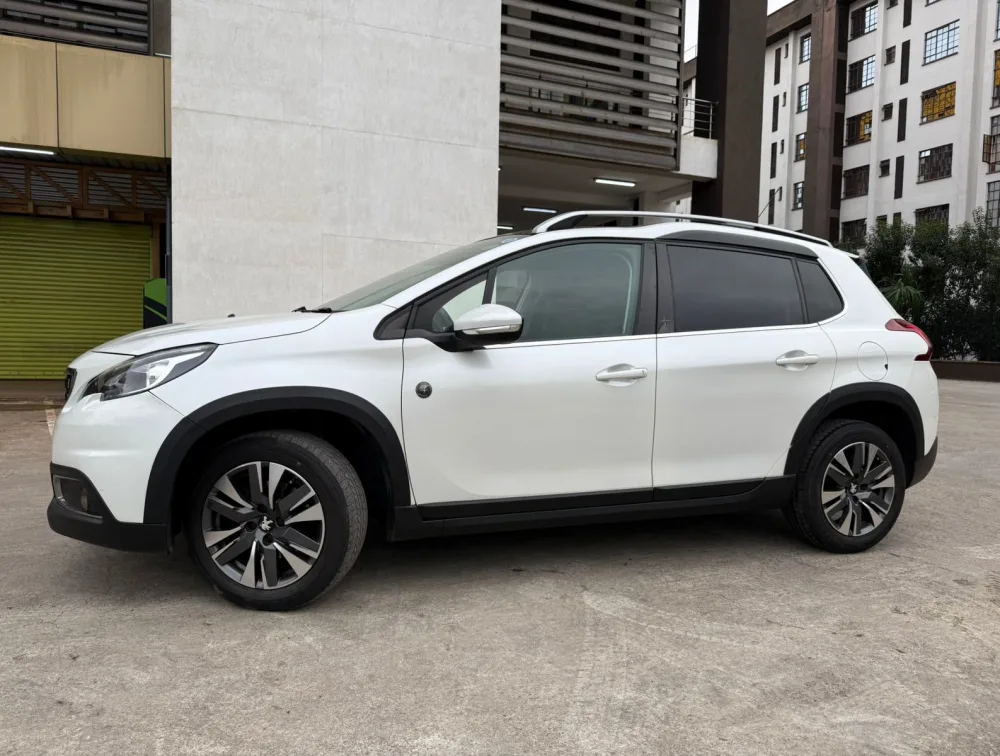 PEUGEOT 2008 CROSSCITY MOONROOF - PRG Motors Ltd