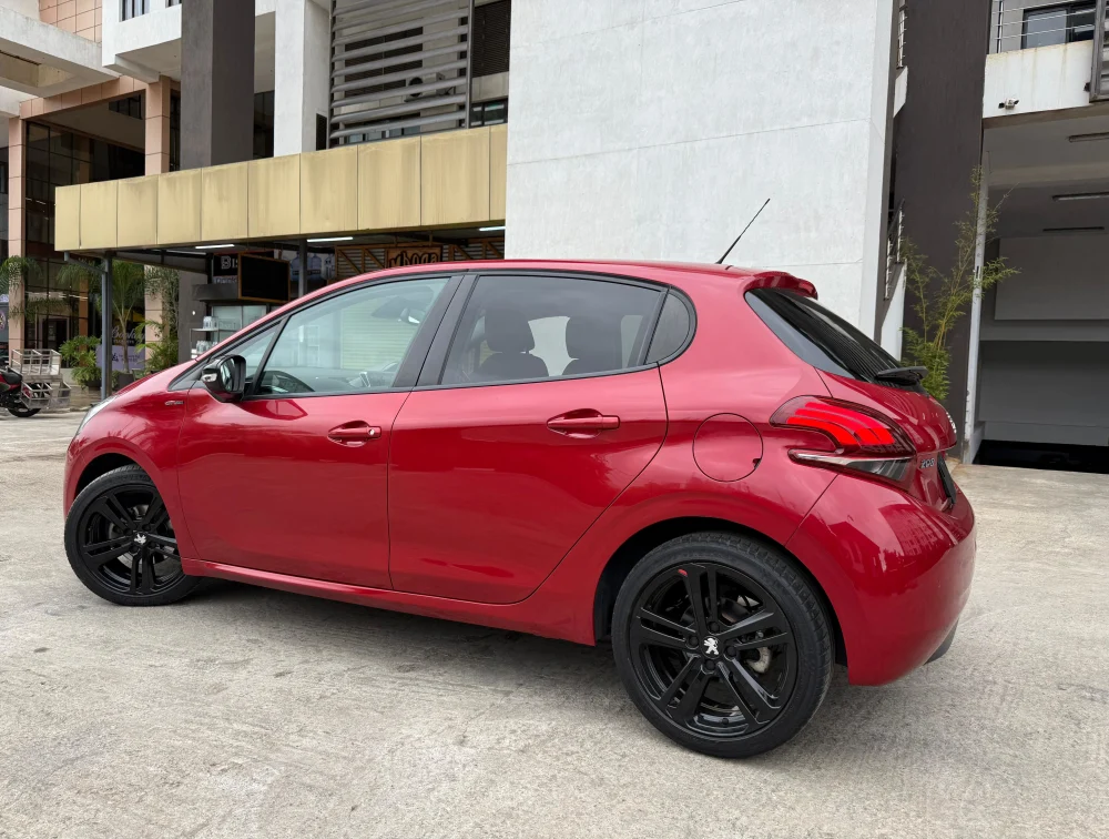PEUGEOT 208 GTLINE BLACK PACK - PRG Motors Ltd
