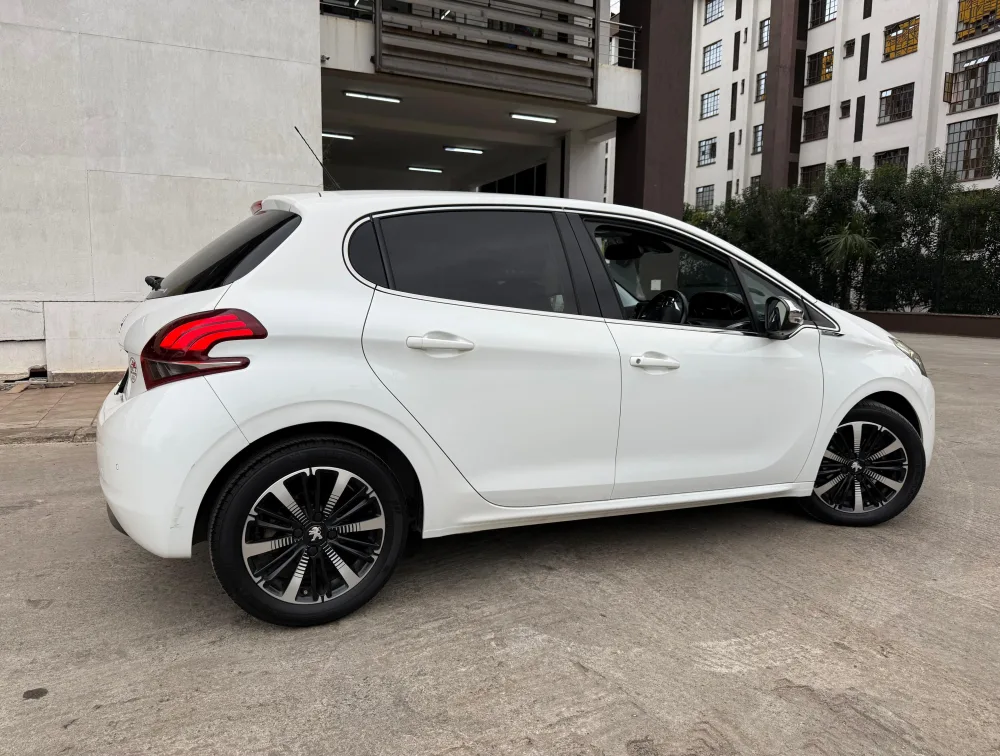 PEUGEOT 208 TECH EDITION - PRG Motors Ltd