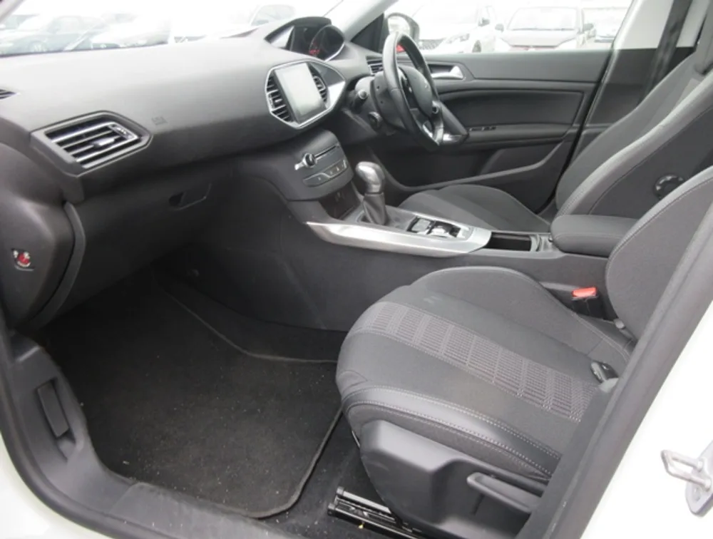 PEUGEOT 308 S/WAGON MOONROOF - PRG Motors Ltd