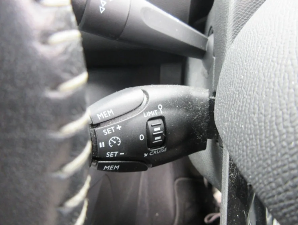 PEUGEOT 308 S/WAGON MOONROOF - PRG Motors Ltd