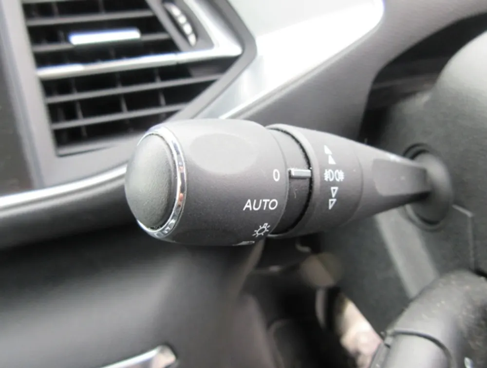 PEUGEOT 308 S/WAGON MOONROOF - PRG Motors Ltd