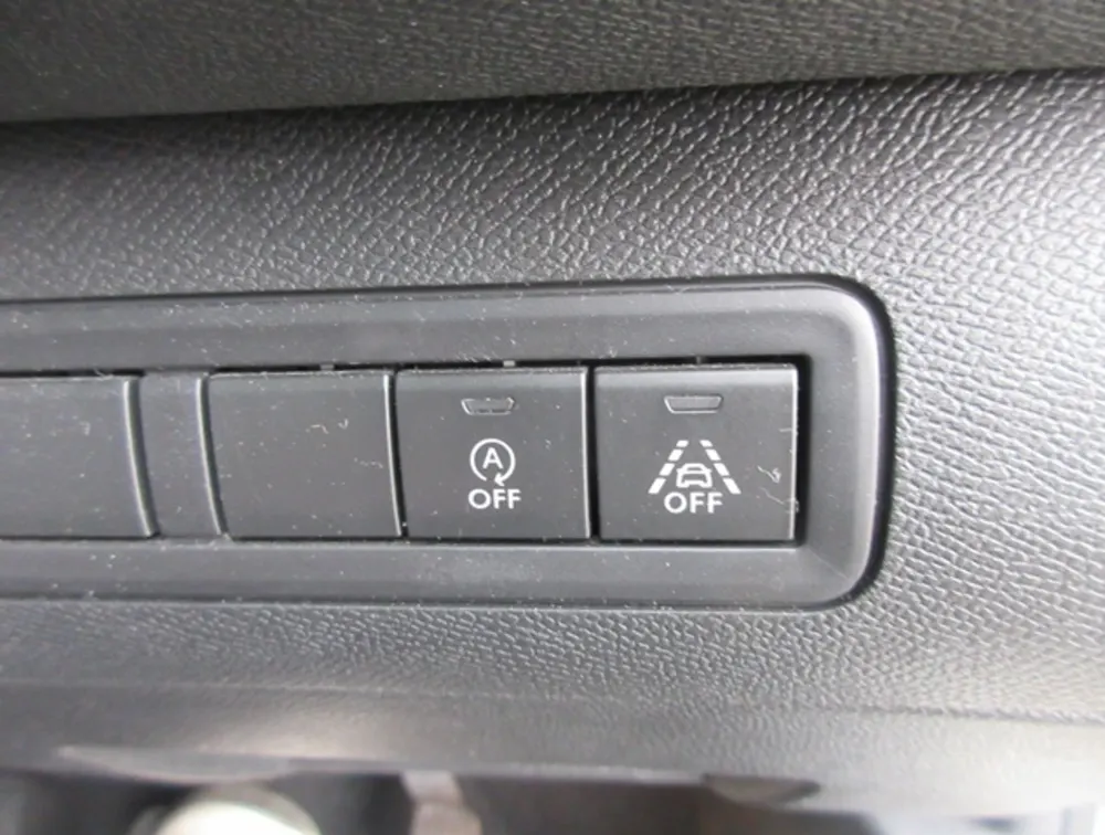 PEUGEOT 308 S/WAGON MOONROOF - PRG Motors Ltd