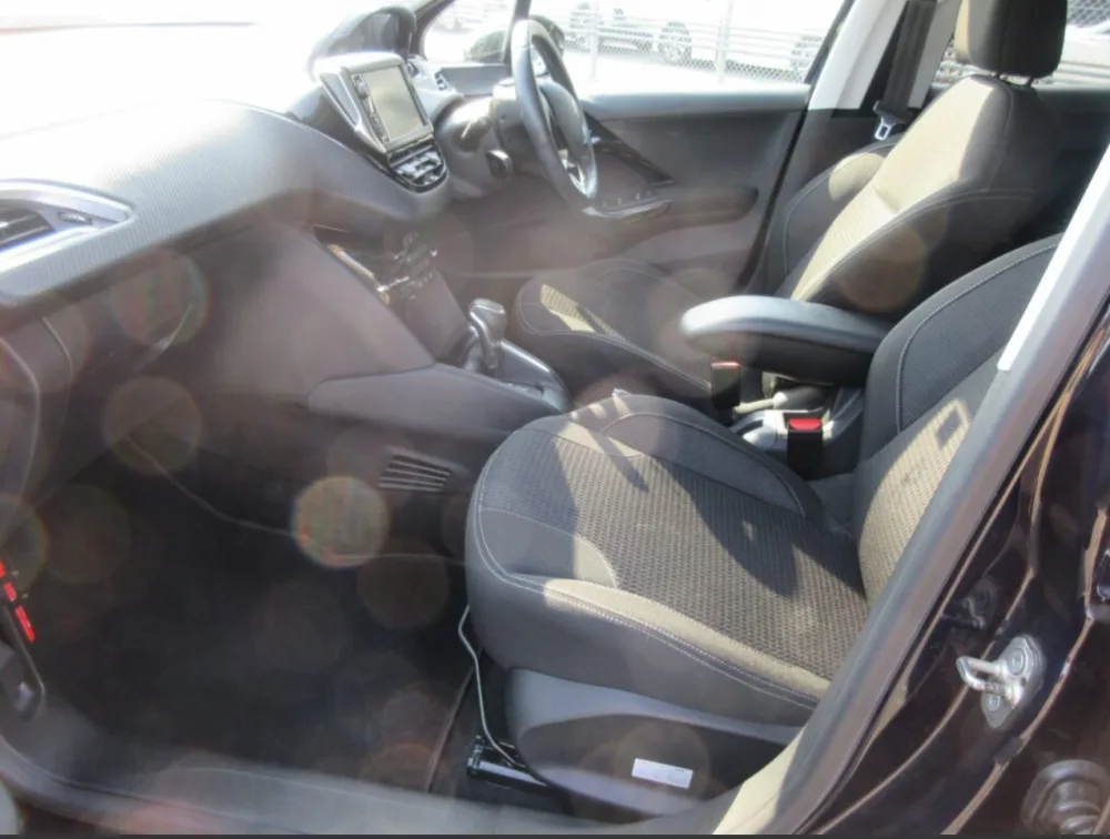 PEUGEOT 208 TECH EDITION MOONROOF - PRG Motors Ltd