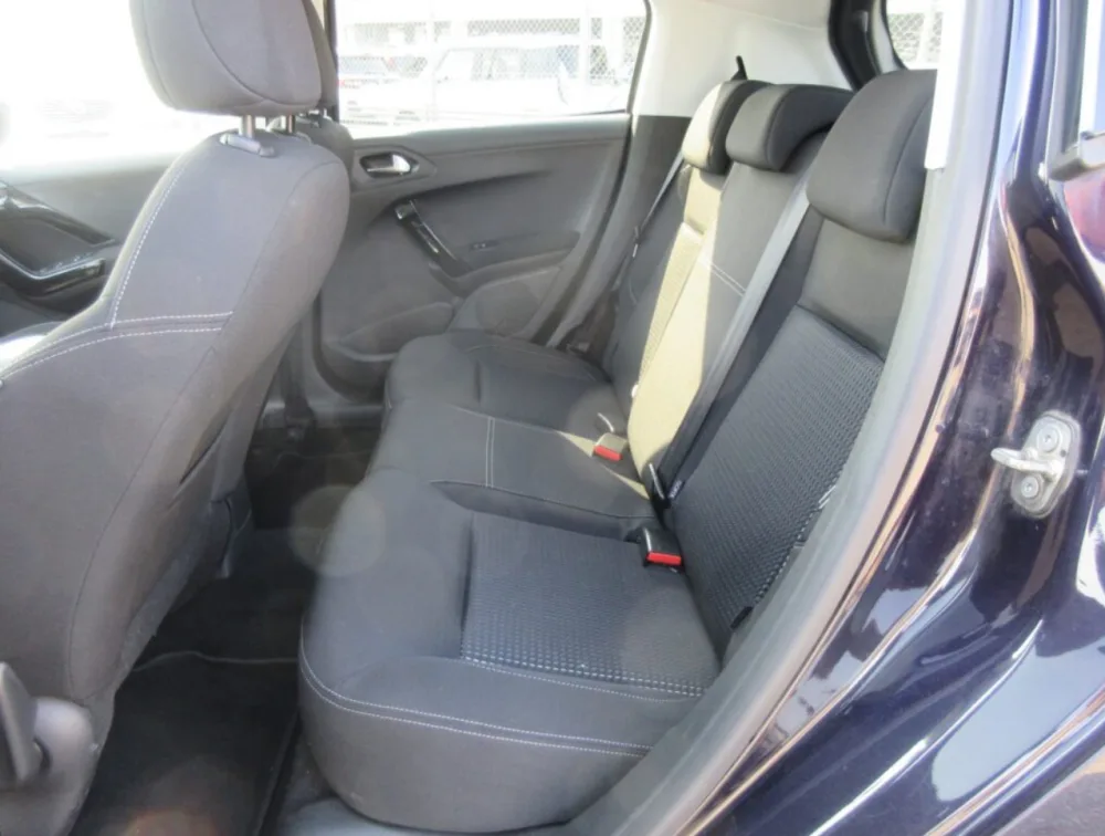PEUGEOT 208 TECH EDITION MOONROOF - PRG Motors Ltd