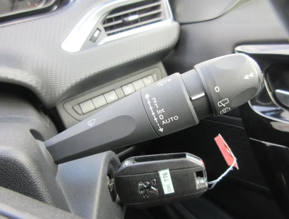 PEUGEOT 208 ALLURE - PRG Motors Ltd