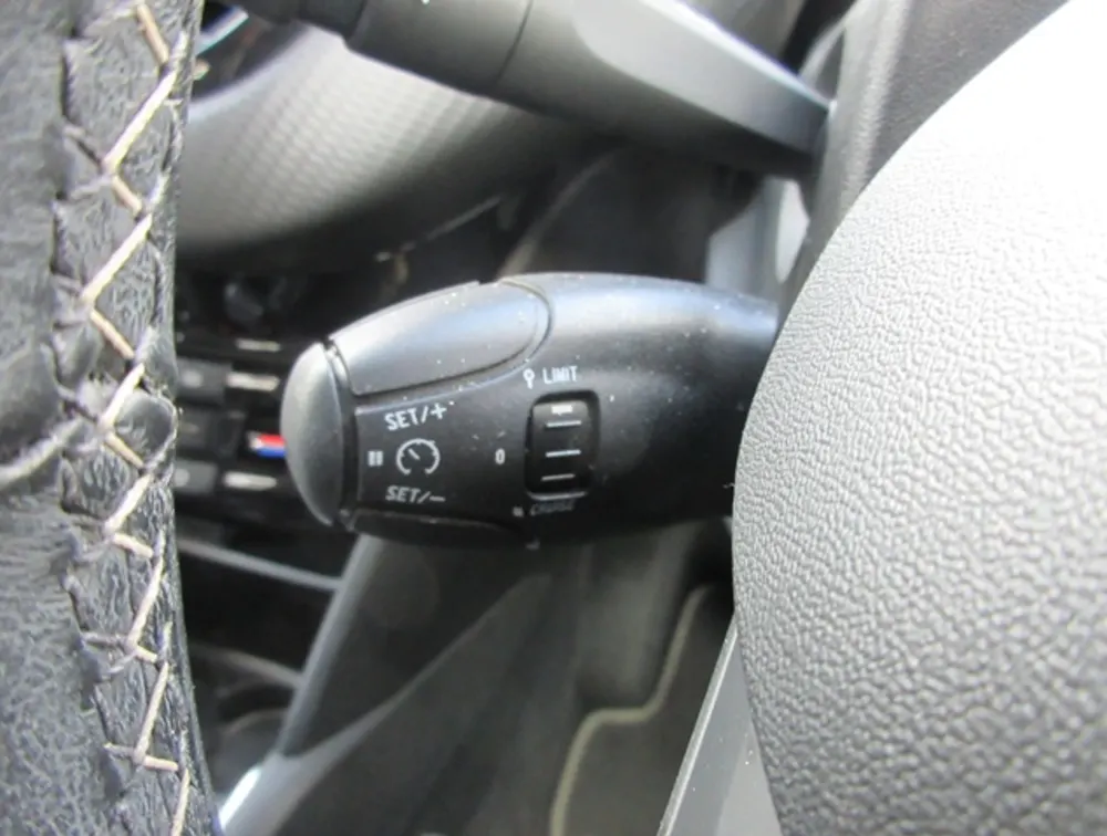 PEUGEOT 208 ALLURE - PRG Motors Ltd