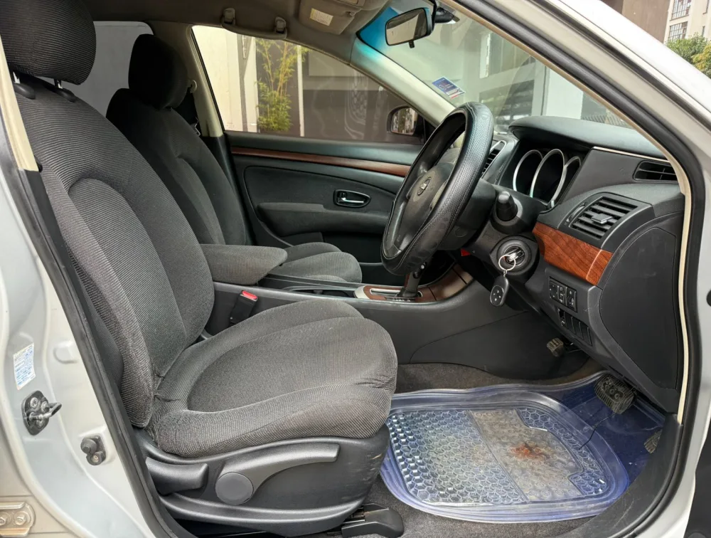NISSAN BLUEBIRD SLYPHY - PRG Motors Ltd