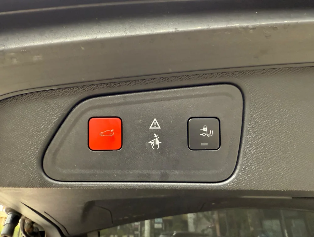 PEUGEOT 3008 CROSSCITY - PRG Motors Ltd