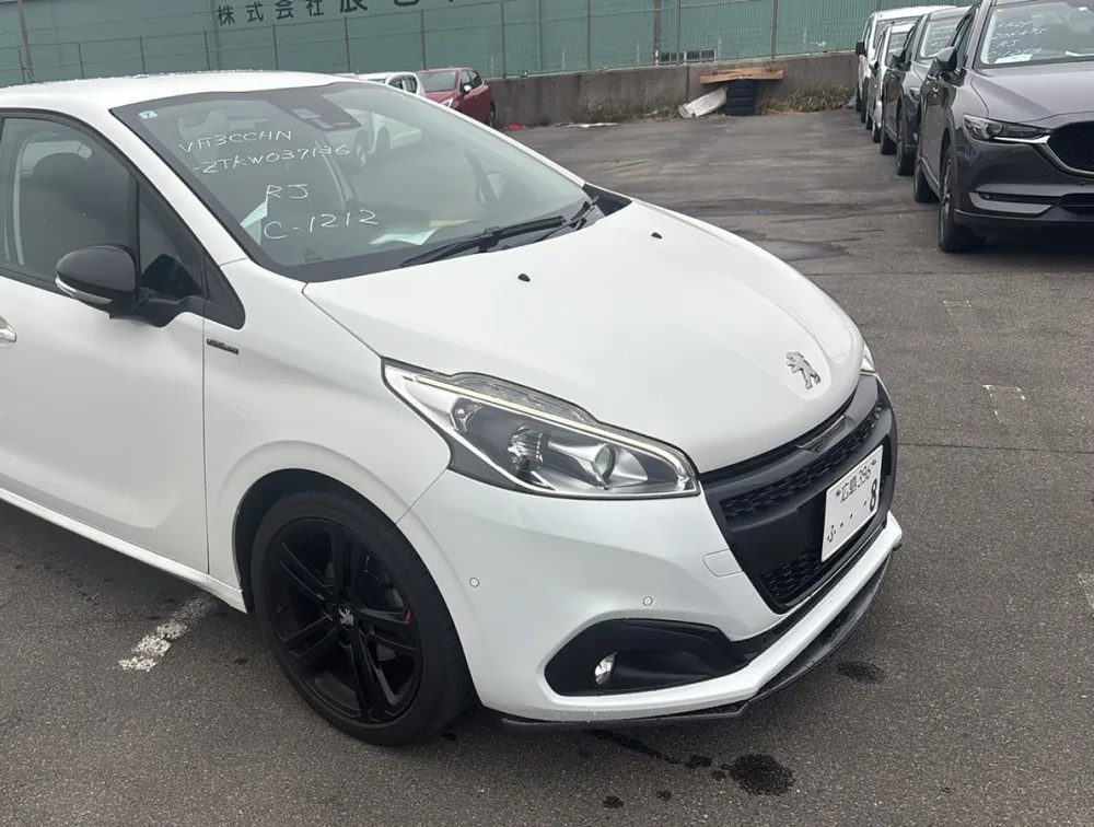 PEUGEOT 208 GTLINE BLACK PACK
