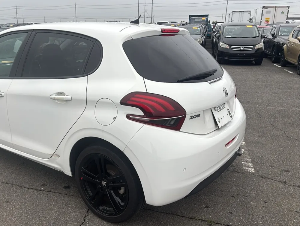 PEUGEOT 208 GTLINE BLACK PACK - PRG Motors Ltd