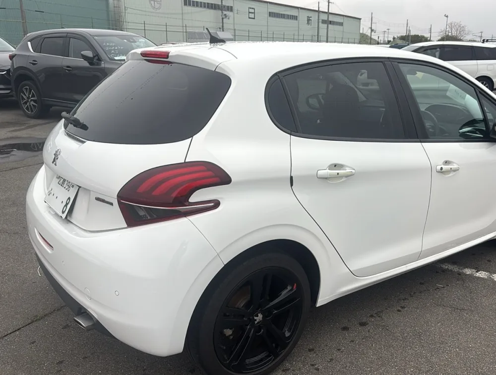 PEUGEOT 208 GTLINE BLACK PACK - PRG Motors Ltd