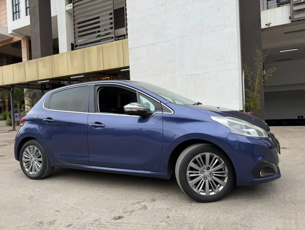 PEUGEOT 208 ALLURE