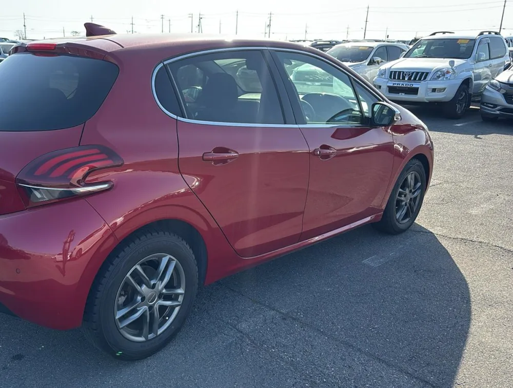 PEUGEOT 208 ALLURE - PRG Motors Ltd